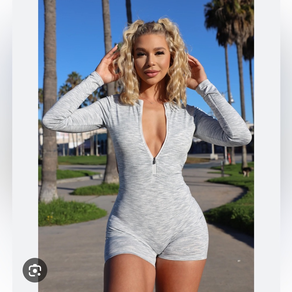 Tahira essential romper